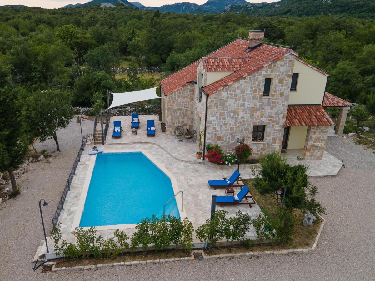 Villa Ilir 네움 외부 사진